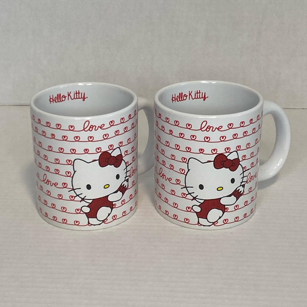 Set of 2 HELLO KITTY Scribbles Love Glitter Coffee Mugs.20oz Red&White. New